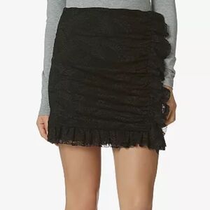 ✨ Avec Les Filles
Lace-Overlay Mini Skirt✨